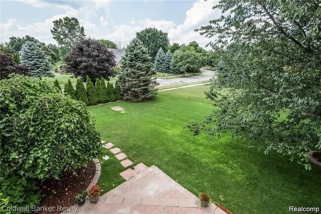 Building Photo - 3290 Bennington Dr