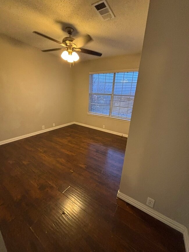 Building Photo - Charming 4 bed, 3 bath house for rent in w...