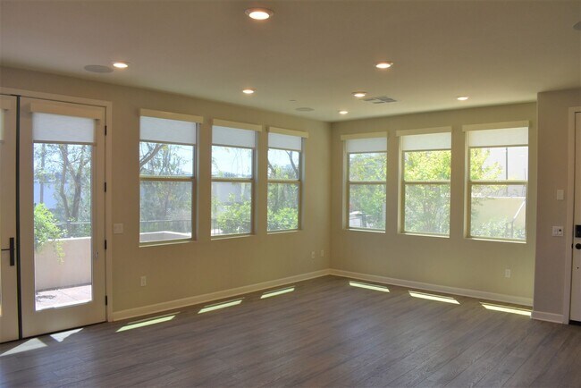 Building Photo - 16755 Coyote Bush Dr