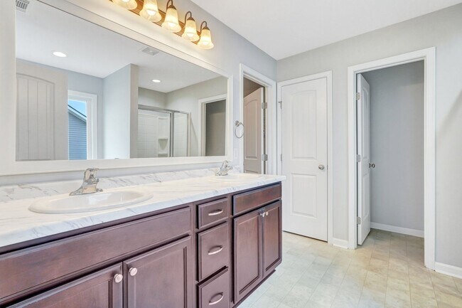 Building Photo - COMING EARLY JUNE 2026! (Pet Friendly)