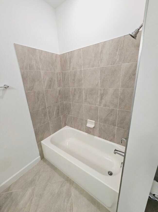 Building Photo - 14117 Pine Lodge Ln