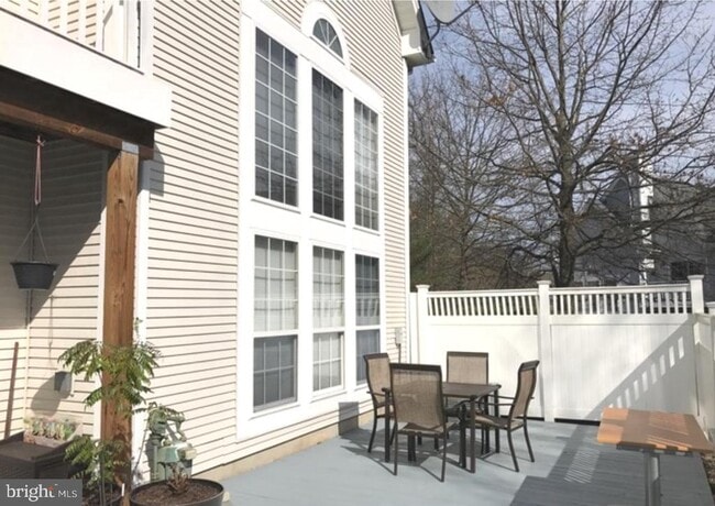 Building Photo - 301 Deer Run Ct