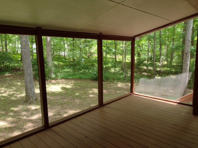 Building Photo - 242 Swain Dr