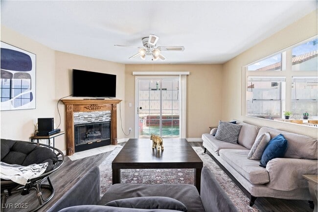 Primary Photo - 8213 Grassy Point Cir