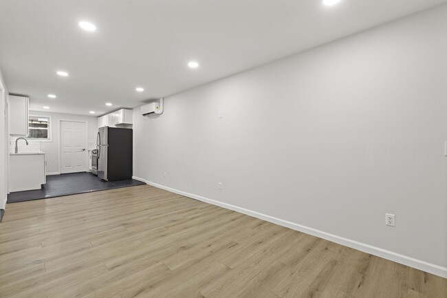 Building Photo - 173 Van Horne St