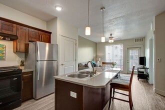 Building Photo - Velo on the Boulevard