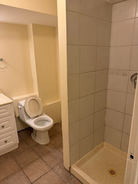 Building Photo - 2703 W Haddon Ave