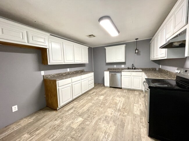 Building Photo - 289 Red Cedar Rd