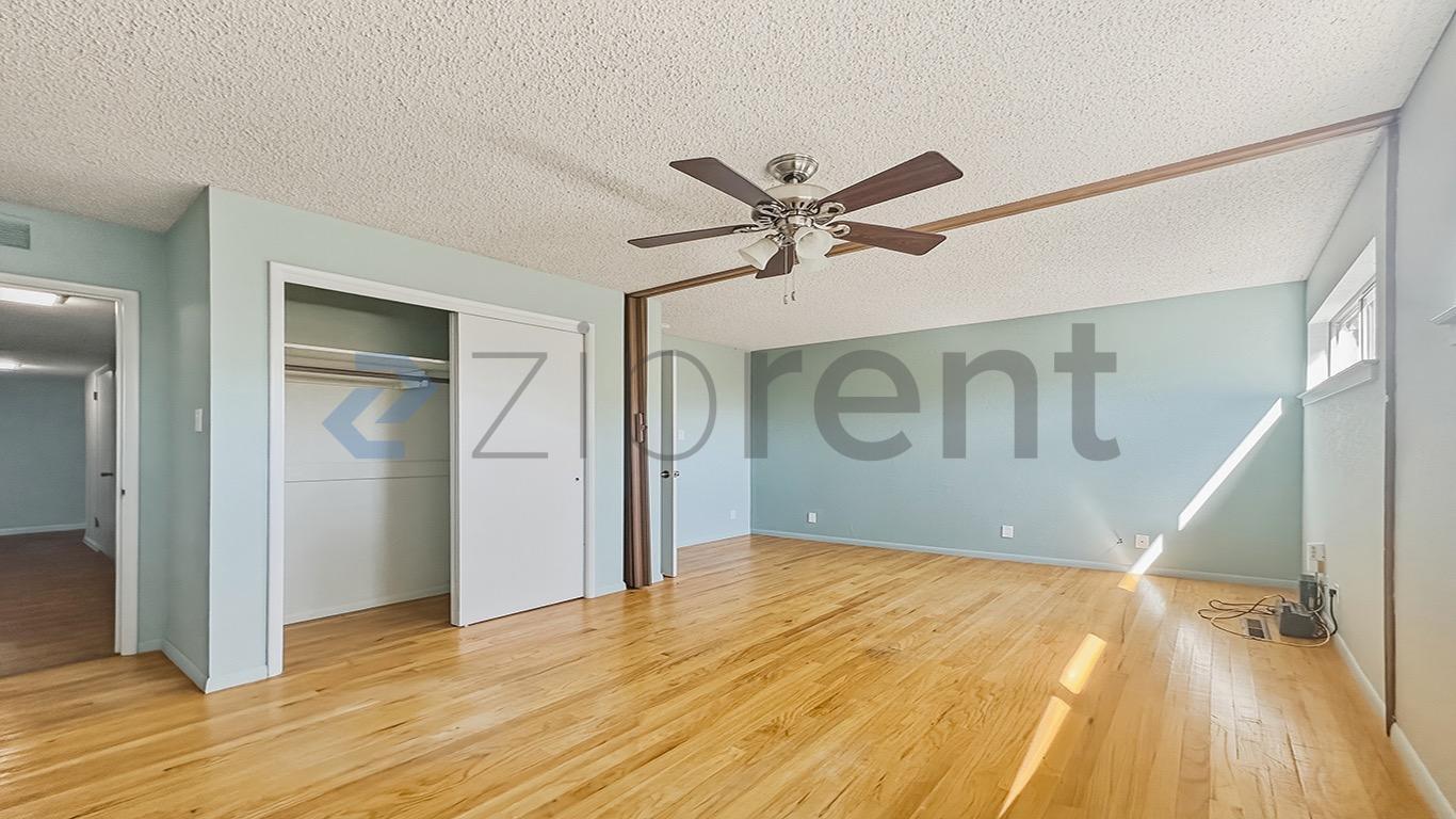 Building Photo - 5544 N Poplar Ave