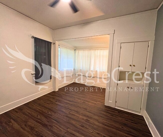 Building Photo - Beautifully Renovated Historic 3 Bedroom Home