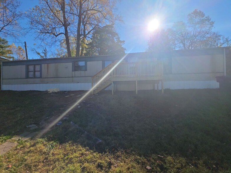 Primary Photo - 2030 Wildwood Ct