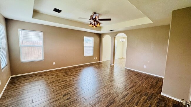 Building Photo - 4007 Hunter's Ridge Dr
