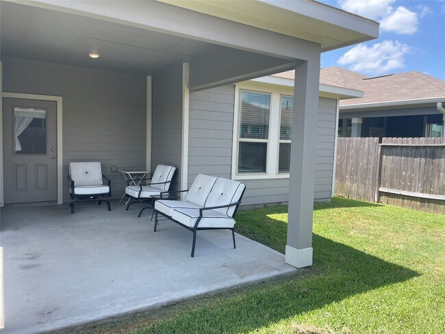 Building Photo - 25511 Northpark Lake Dr