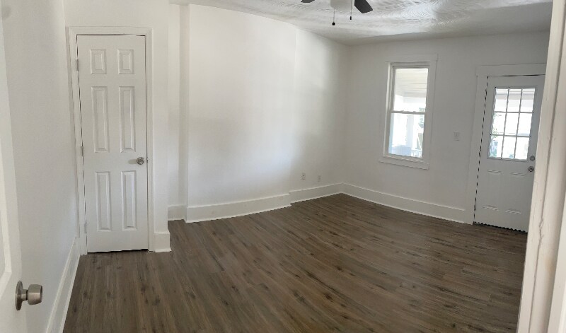 Building Photo - 242 W 29th St