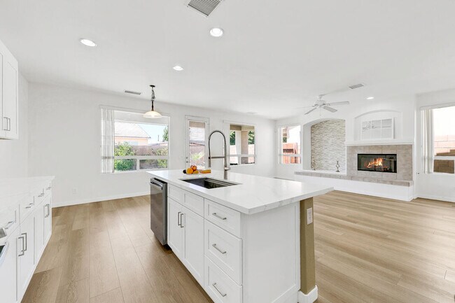 Building Photo - 81441 Avenida Gonzales