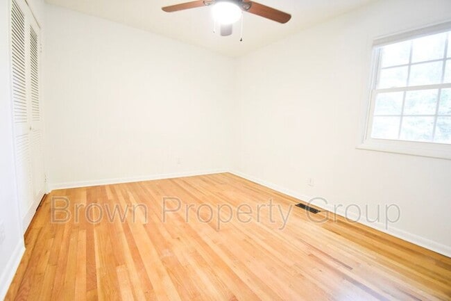 Building Photo - 1355 N Rdg St