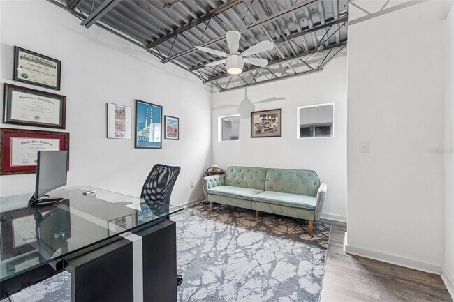 Building Photo - 5008 S MacDill Ave
