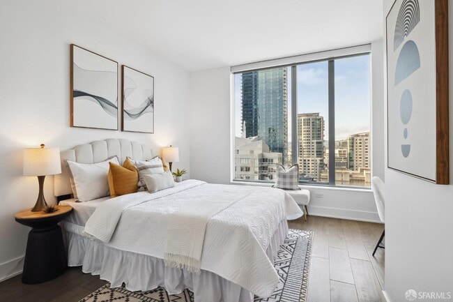 Building Photo - 338 Main St