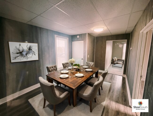 Building Photo - Updated 4 Bed 1 Bath Townhouse