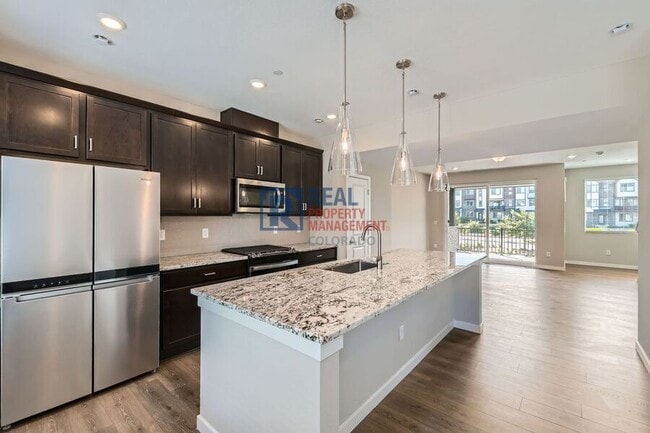 Building Photo - 1759 Peak Lp