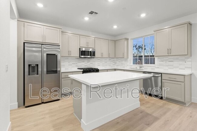 Building Photo - 1909 Ariana Pl