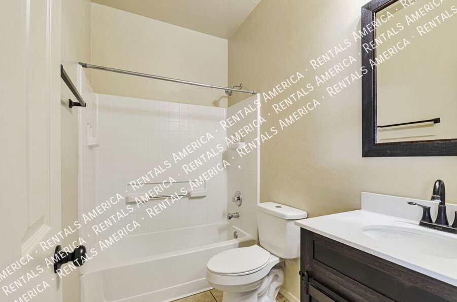 Building Photo - 8321 N Rocky View Ln