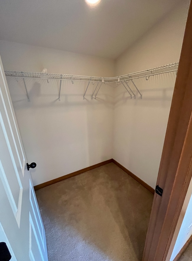 Building Photo - Large 3 bed/3.5 bath Greenwood Townhouse!!!