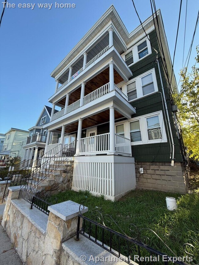 Building Photo - 56 Derby St