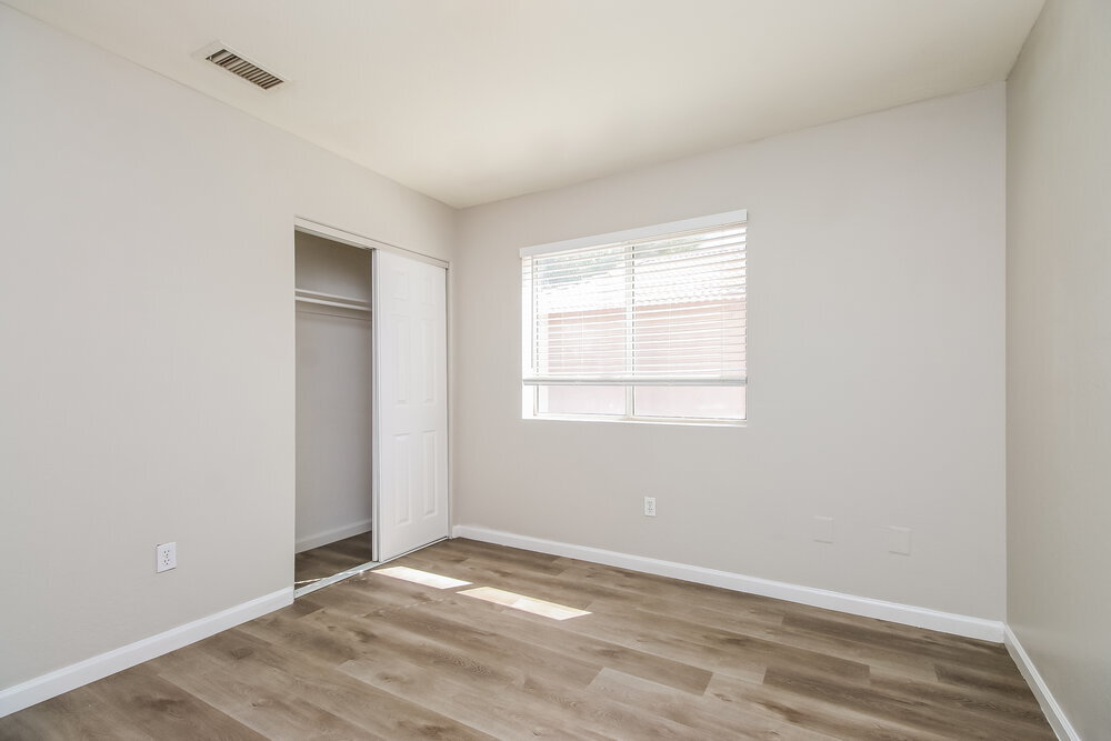 Building Photo - 7521 E Laguna Azul Ave