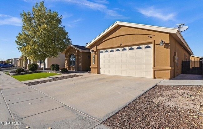 Building Photo - 14125 Rainbow Point Dr