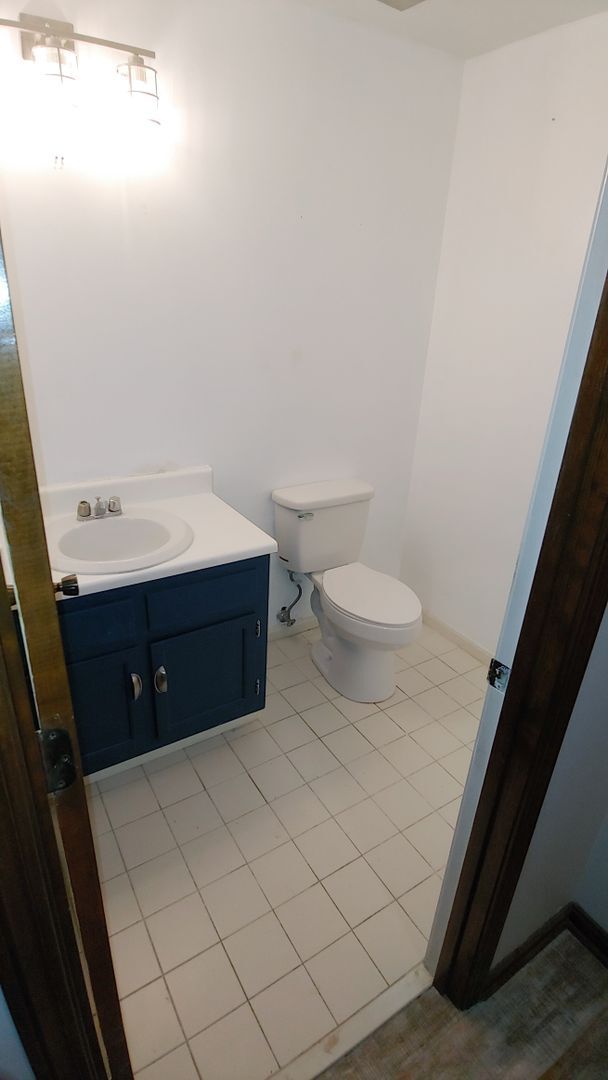 Building Photo - 4750 Heatherwood Dr
