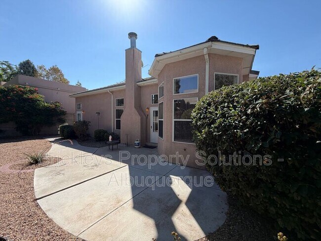 Building Photo - 6517 Glen Oak NE