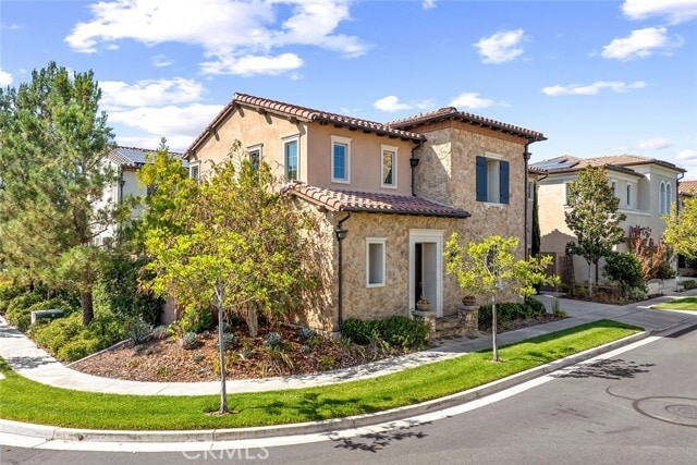 Building Photo - 77 English Saddle