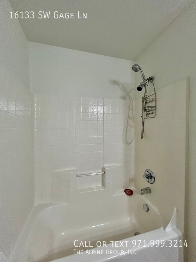 Building Photo - 16133 SW Gage Ln