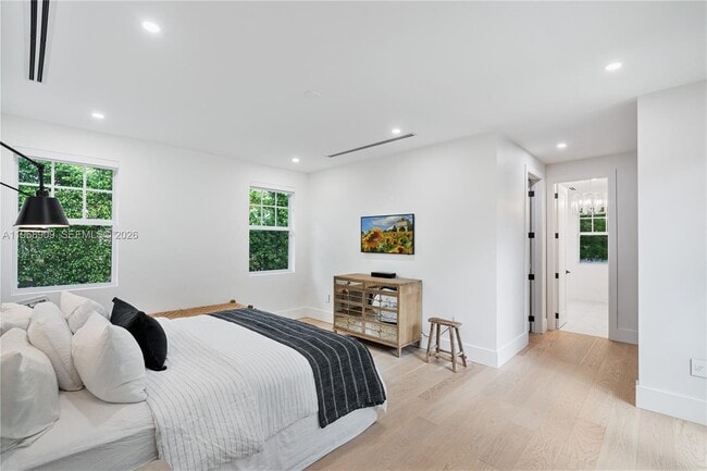 Building Photo - 9301 SW 93rd Ave