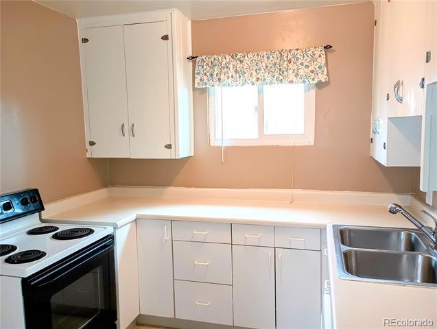 Building Photo - 1927 Alpine Dr