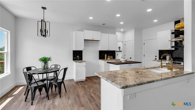 Building Photo - 105 Chesterfield Dr