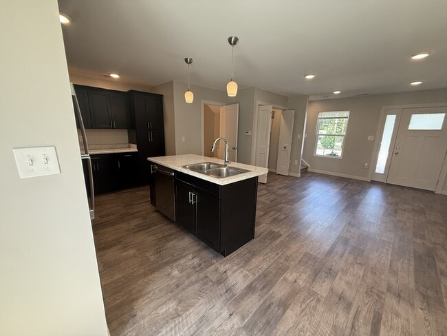 Building Photo - 211 Terrace Dr