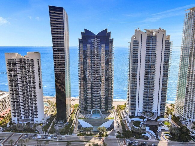 Building Photo - 17121 Collins Ave