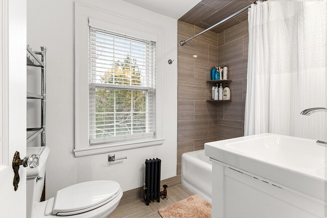 Building Photo - 33 Ashcroft Rd