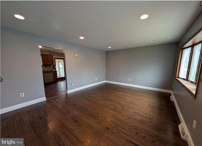 Building Photo - 126 Juniper Ave