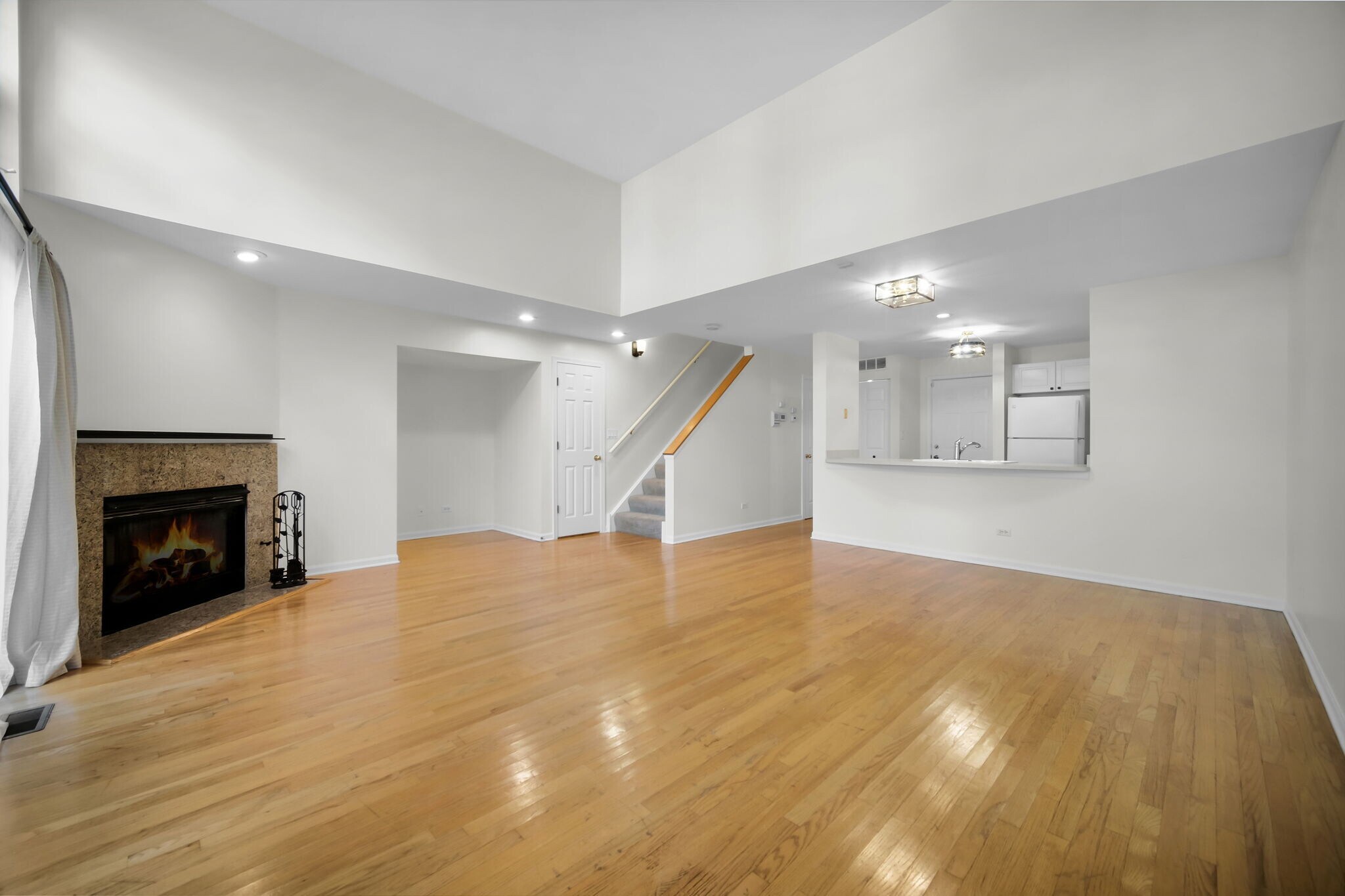 Building Photo - 4934 S Cornell Ave
