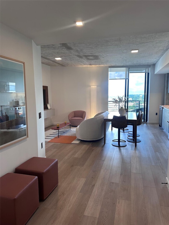 Building Photo - 307 SW 5th St