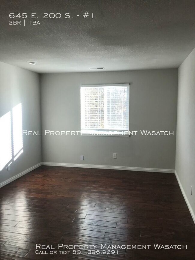 Building Photo - Move In Special $600 Off First Months Rent!
