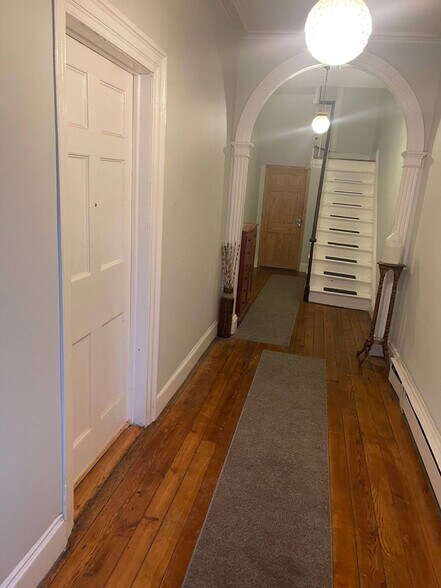 Building Photo - 112 Green St