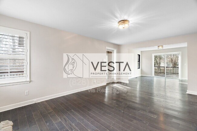 Building Photo - 4 Riddle Rd