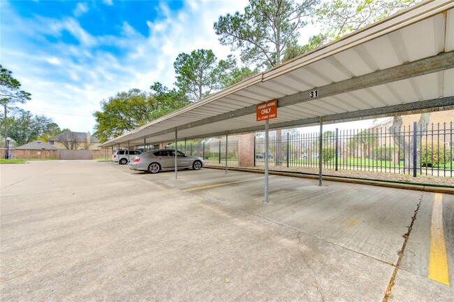 Building Photo - 2023 Gentryside Dr