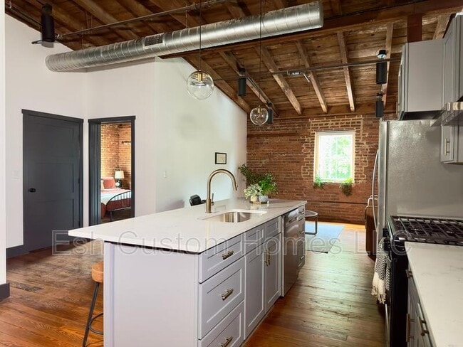 Building Photo - 437 W Grant St