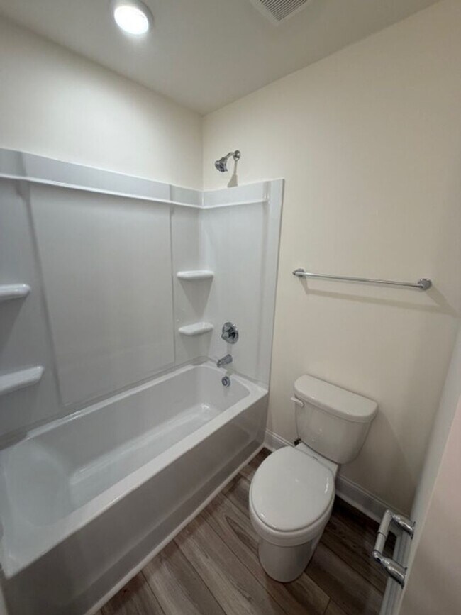 Building Photo - Mebane / Townhouse