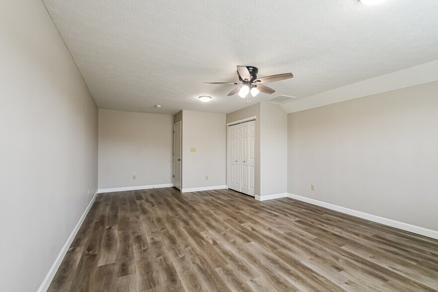 Building Photo - 1397 W Jade Dr